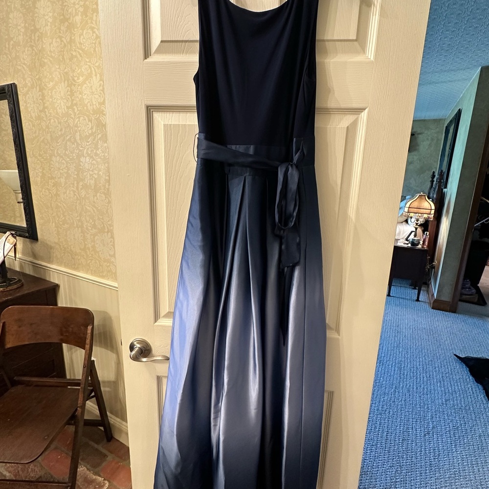 Elegant Navy Blue Sleeveless Dress